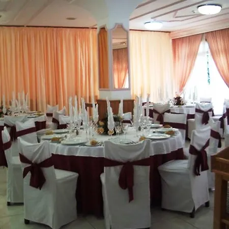 Skyview Hotel By Livvo 3*